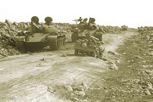 פלוגה ז' בפיקוד אורי עקביא ז"ל התפצלה כאשר המ"פ והסמג"ד במוצב 111, הסמ"פ דוידזון עם שלשה טנקים ליד מוצב 112.